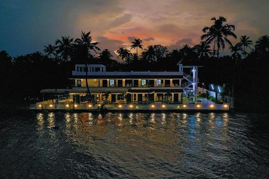 Vembanad Village Backwater Resort Alappuzha Dış mekan fotoğraf
